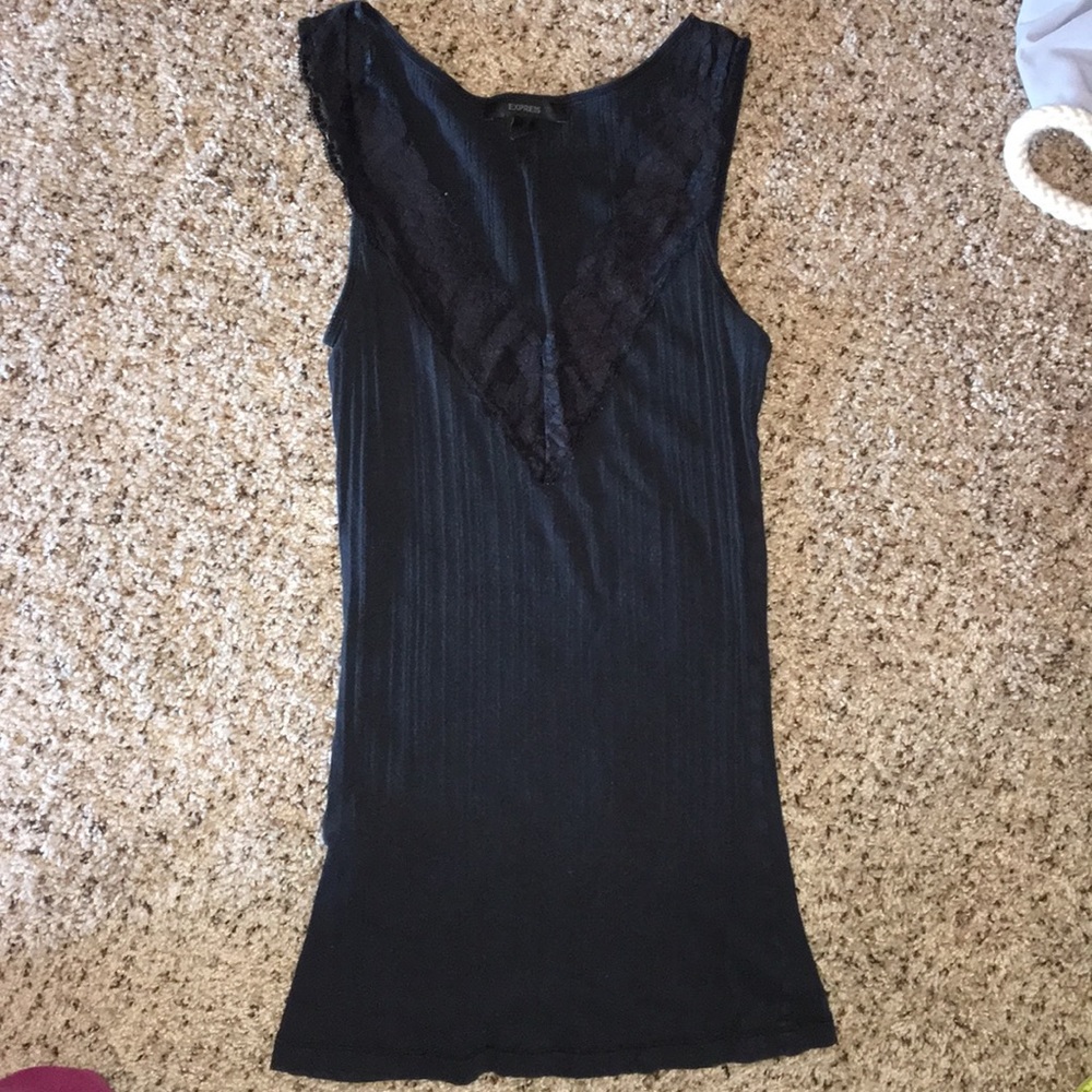Express lace tank Mediun